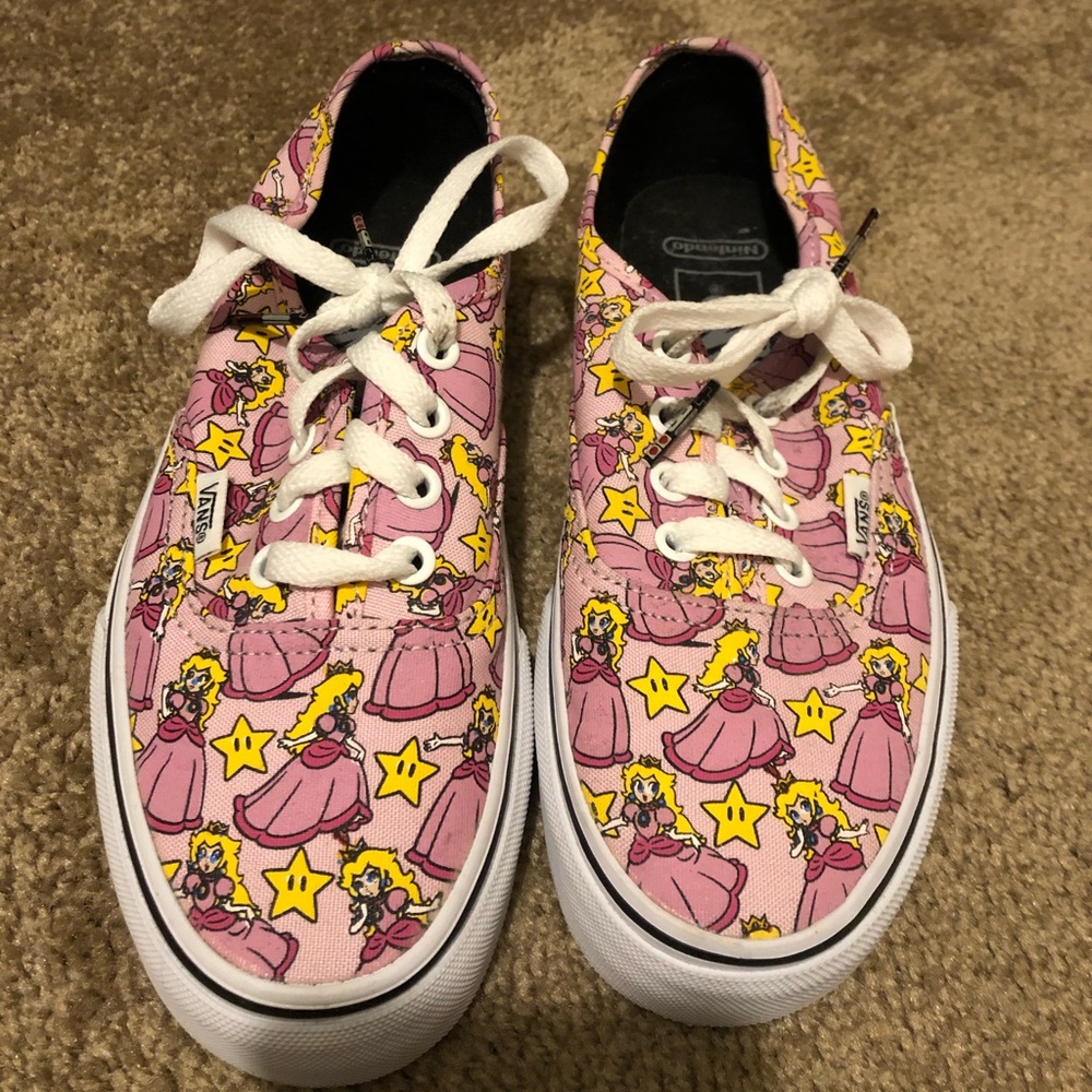 Women’s 5.5 Princess Peach Vans